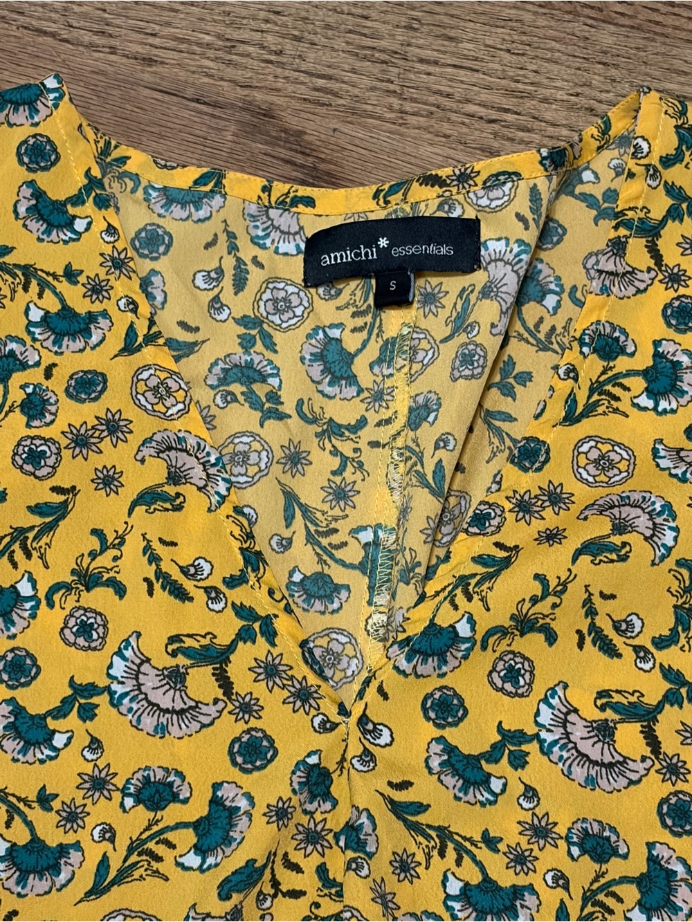 Amichi essentials women’s small Yellow Floral Sundress  light weight